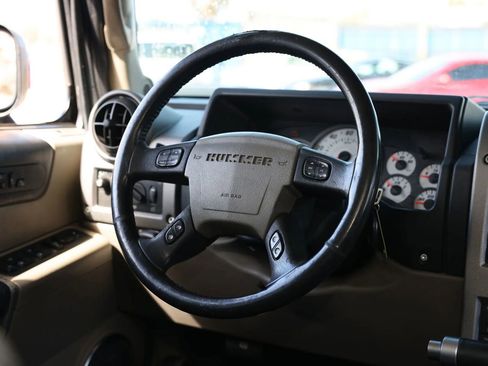 Used 2003 HUMMER H2 w/ Preferred Equipment Group image 27