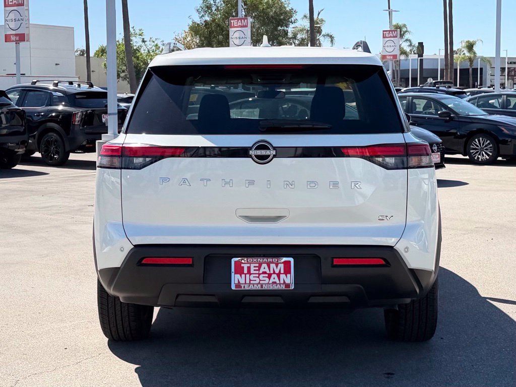 Certified 2024 Nissan Pathfinder SV FWD image 6