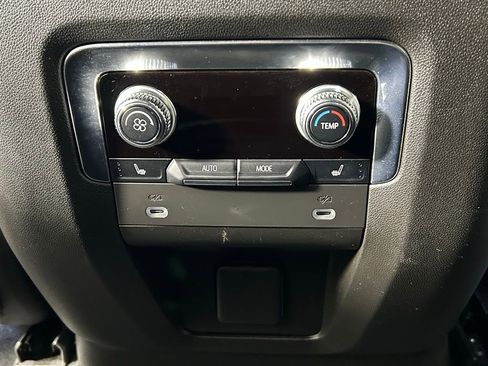 Used 2023 GMC Yukon XL AT4 w/ Technology Package image 20