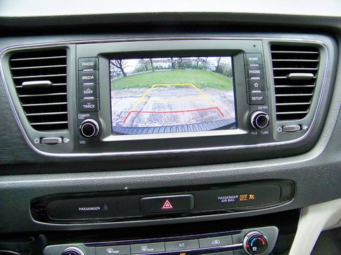 Used 2020 Kia Sedona LX FWD image 23