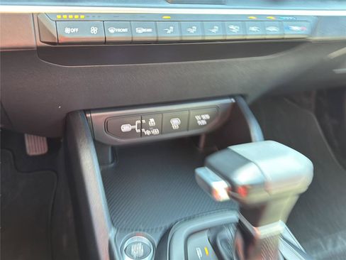 Used 2025 Kia K4 FWD image 18