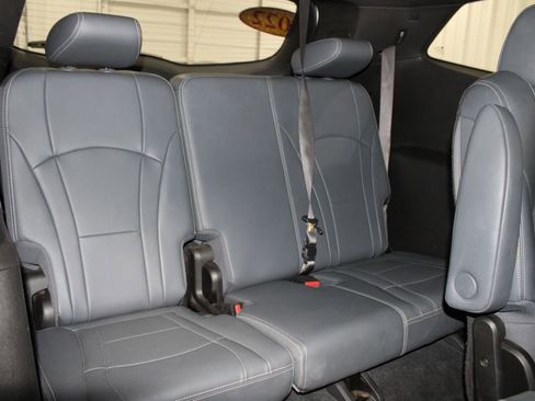 Used 2022 Buick Enclave Premium image 29