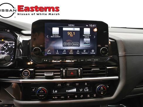 Used 2023 Nissan Pathfinder SL w/ Lighting Package (N92) AWD/4WD image 12