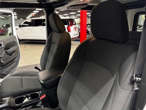 Used 2023 Jeep Wrangler Unlimited Sport image 32