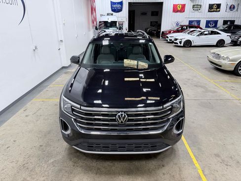 Used 2024 Volkswagen Atlas SE w/ Black Wheel Package AWD/4WD image 2