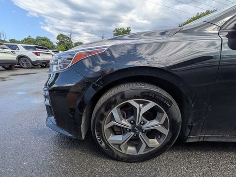 Used 2021 Kia Forte LXS FWD image 9