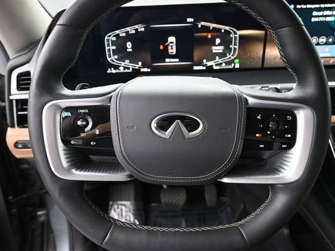 Used 2025 INFINITI QX80 Sensory AWD/4WD image 14