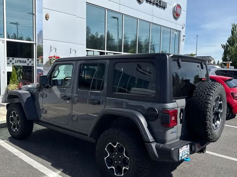 Used 2023 Jeep Wrangler Unlimited Rubicon 4xe w/ Cold Weather Group AWD/4WD image 7
