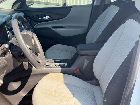Used 2020 Chevrolet Equinox LS w/ LPO, Floor Liner Package FWD image 3