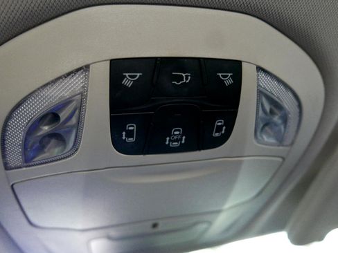 Used 2021 Chrysler Pacifica Touring-L image 22