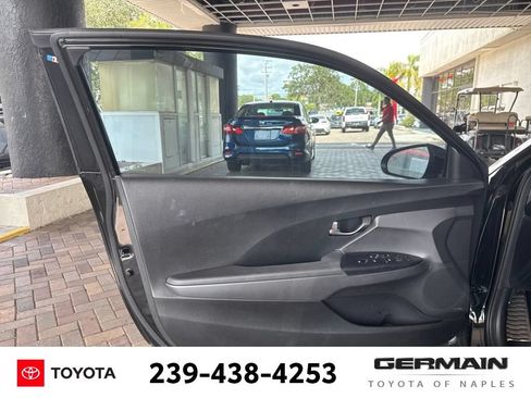 Used 2019 Hyundai Veloster Turbo FWD image 14