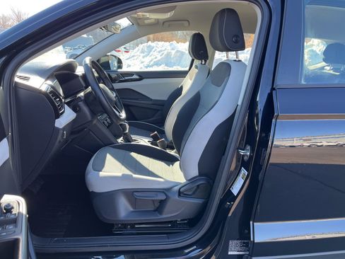 Used 2025 Volkswagen Taos S image 14