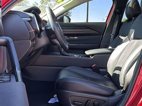 Certified 2025 MAZDA CX-50 2.5 Hybrid w/ Premium Plus Pkg image 23