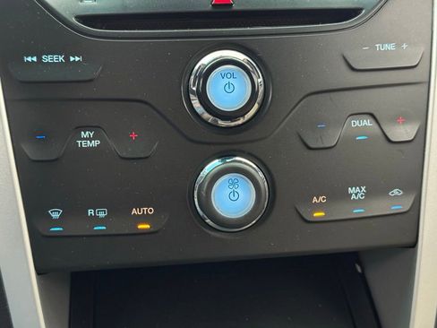 Used 2015 Ford Explorer XLT w/ Equipment Group 202A AWD/4WD image 23