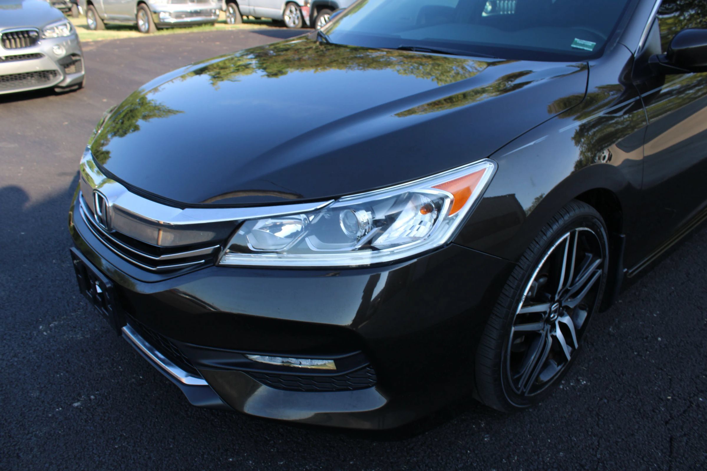 Used 2016 Honda Accord Sport image 3