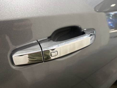 Used 2022 Chevrolet Silverado 1500 LTZ w/ LTZ Premium Package image 40