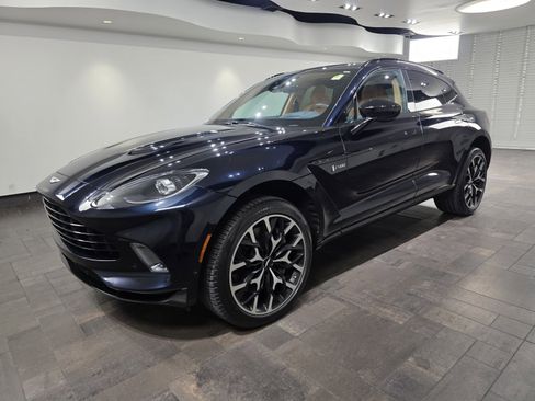 Used 2021 Aston Martin DBX image 31