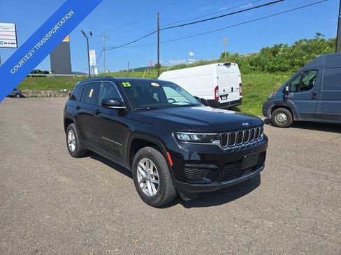 Certified 2023 Jeep Grand Cherokee Laredo AWD/4WD image 2
