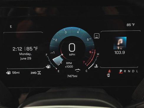 Used 2026 GMC Yukon XL Denali w/ Sun & Power Step Package AWD/4WD image 17