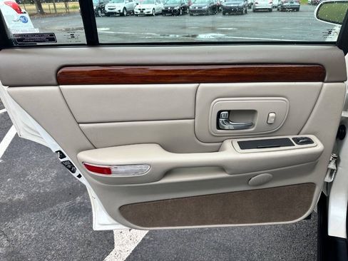 Used 1998 Cadillac De Ville D'Elegance w/ Safety/Security Pkg FWD image 16