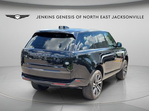 Used 2023 Land Rover Range Rover SE AWD/4WD image 2