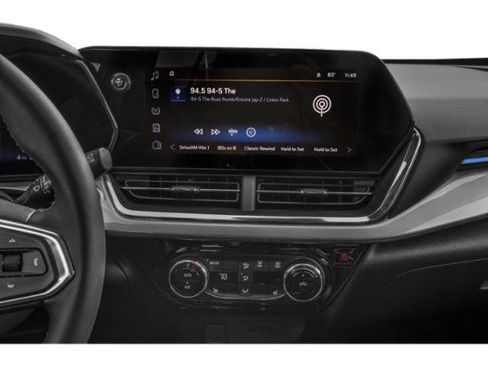 Used 2025 Chevrolet Trax LT w/ LT Convenience Package image 13