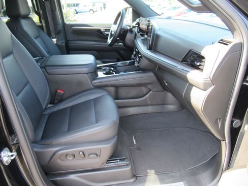 Used 2025 Chevrolet Tahoe LT AWD/4WD image 11