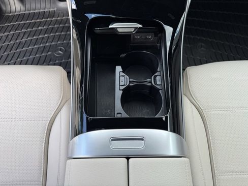 Used 2025 Mercedes-Benz C 300 4MATIC Sedan image 16