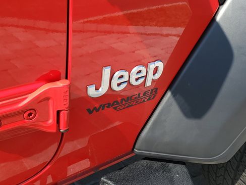 Used 2021 Jeep Wrangler Sport image 8