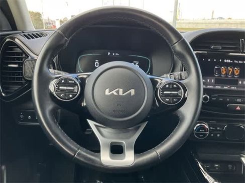 Used 2023 Kia Soul EX image 19