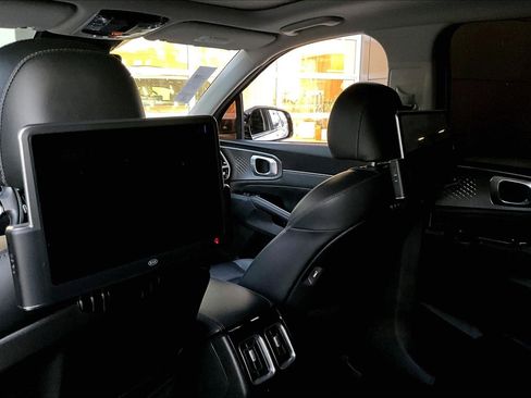 Used 2022 Kia Sorento SX image 8