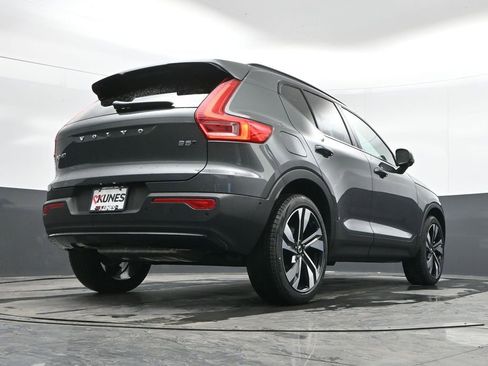 New 2026 Volvo XC40 B5 Ultra w/ Climate Package AWD/4WD image 39