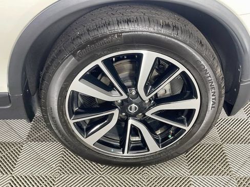 Used 2017 Nissan Rogue SL w/ SL Premium Package FWD image 34