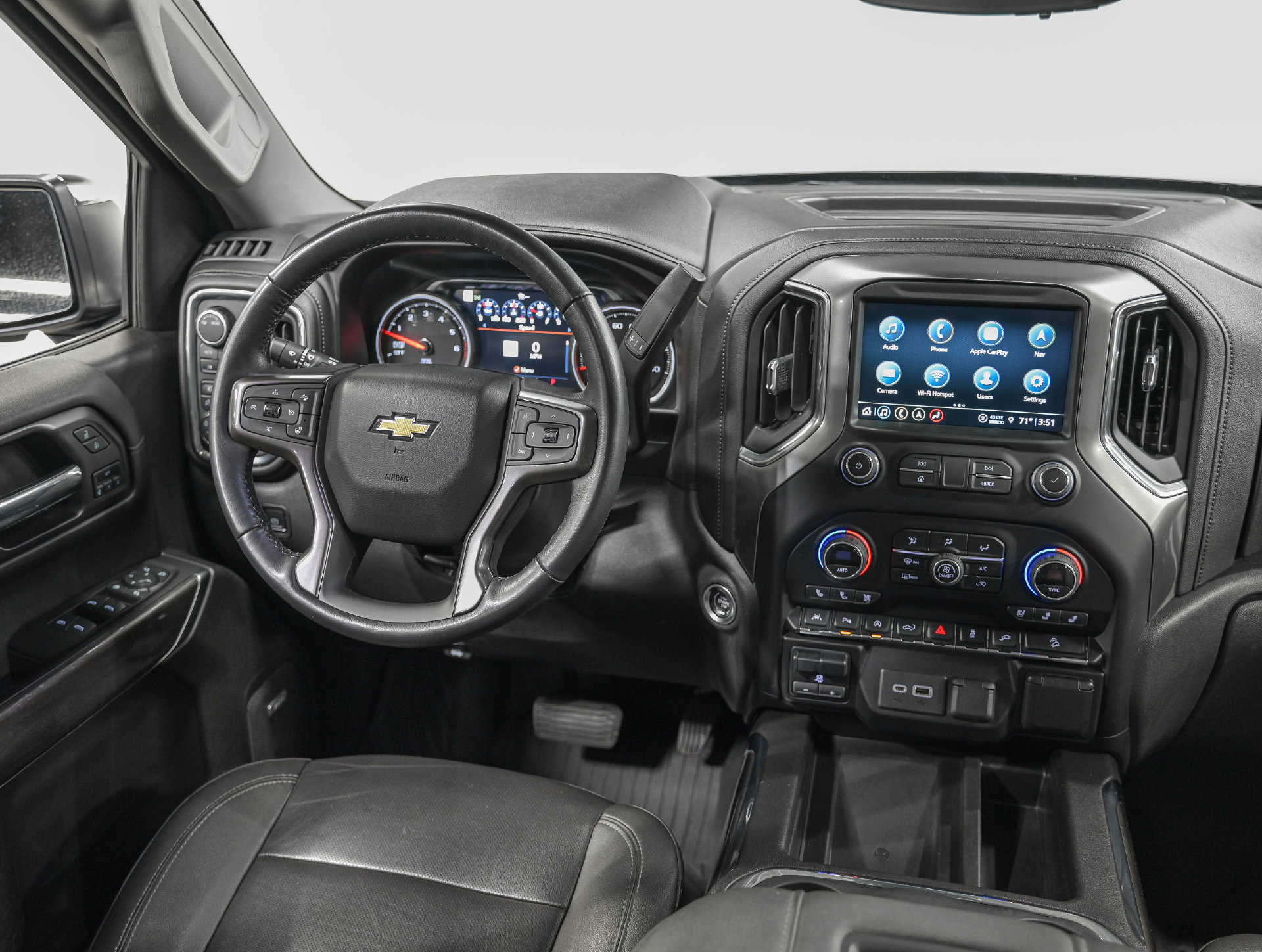 Used 2022 Chevrolet Silverado 1500 LTZ w/ LTZ Premium Package AWD/4WD image 29
