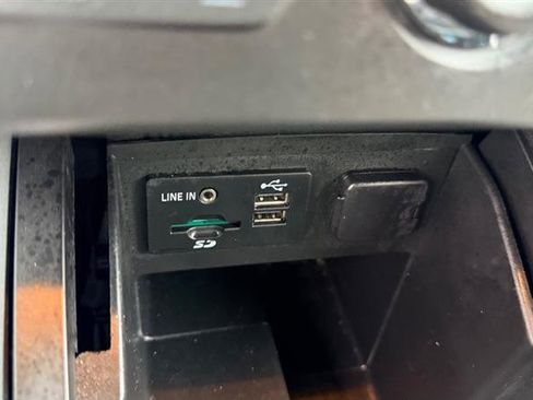 Used 2015 Ford Explorer XLT w/ Equipment Group 201B image 23