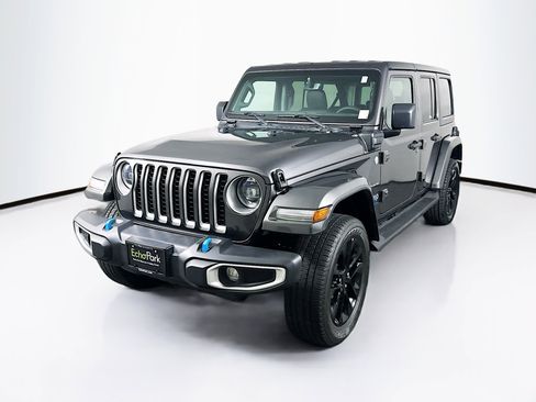 Used 2023 Jeep Wrangler Sahara image 3