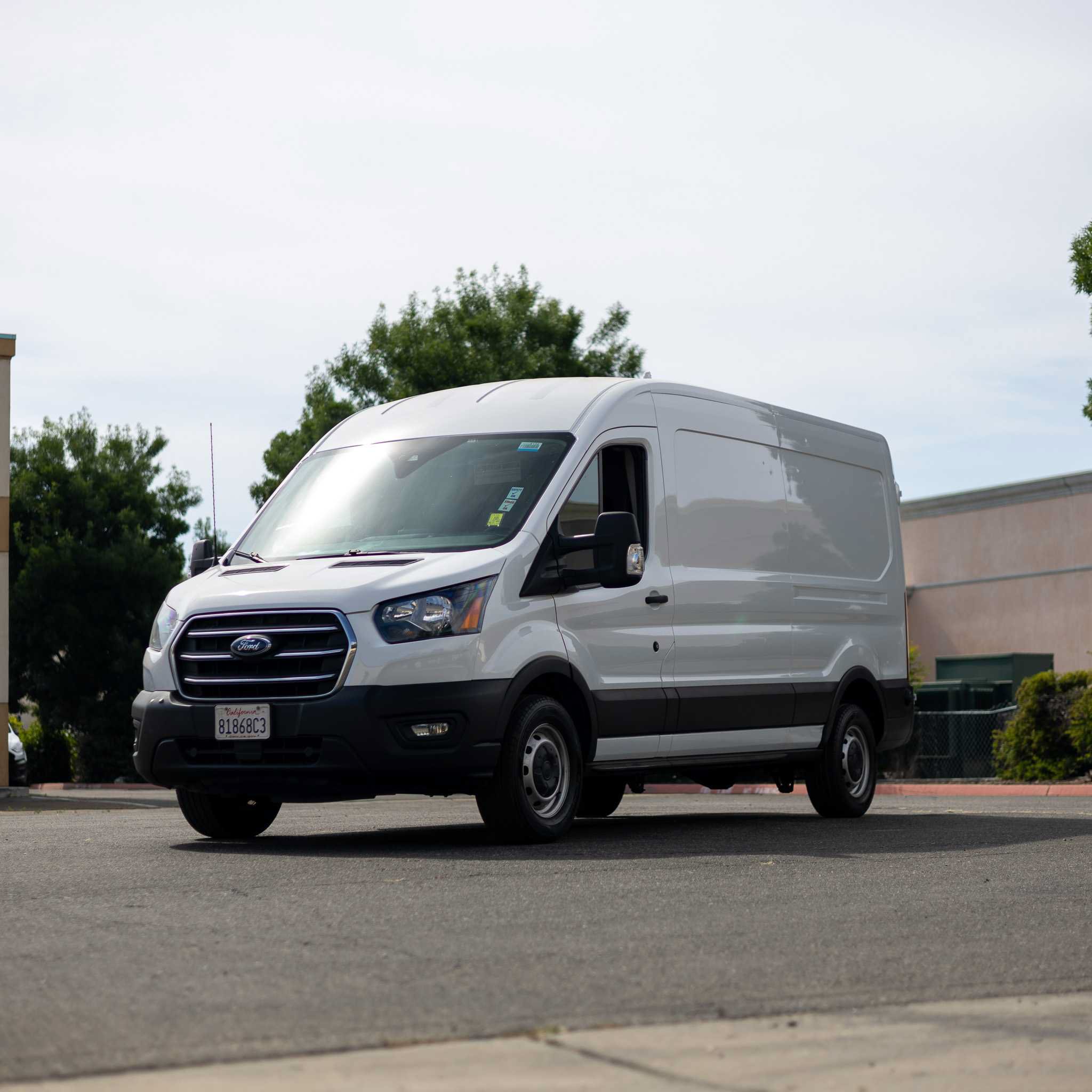 Used 2020 Ford Transit 250 Medium Roof RWD image 3