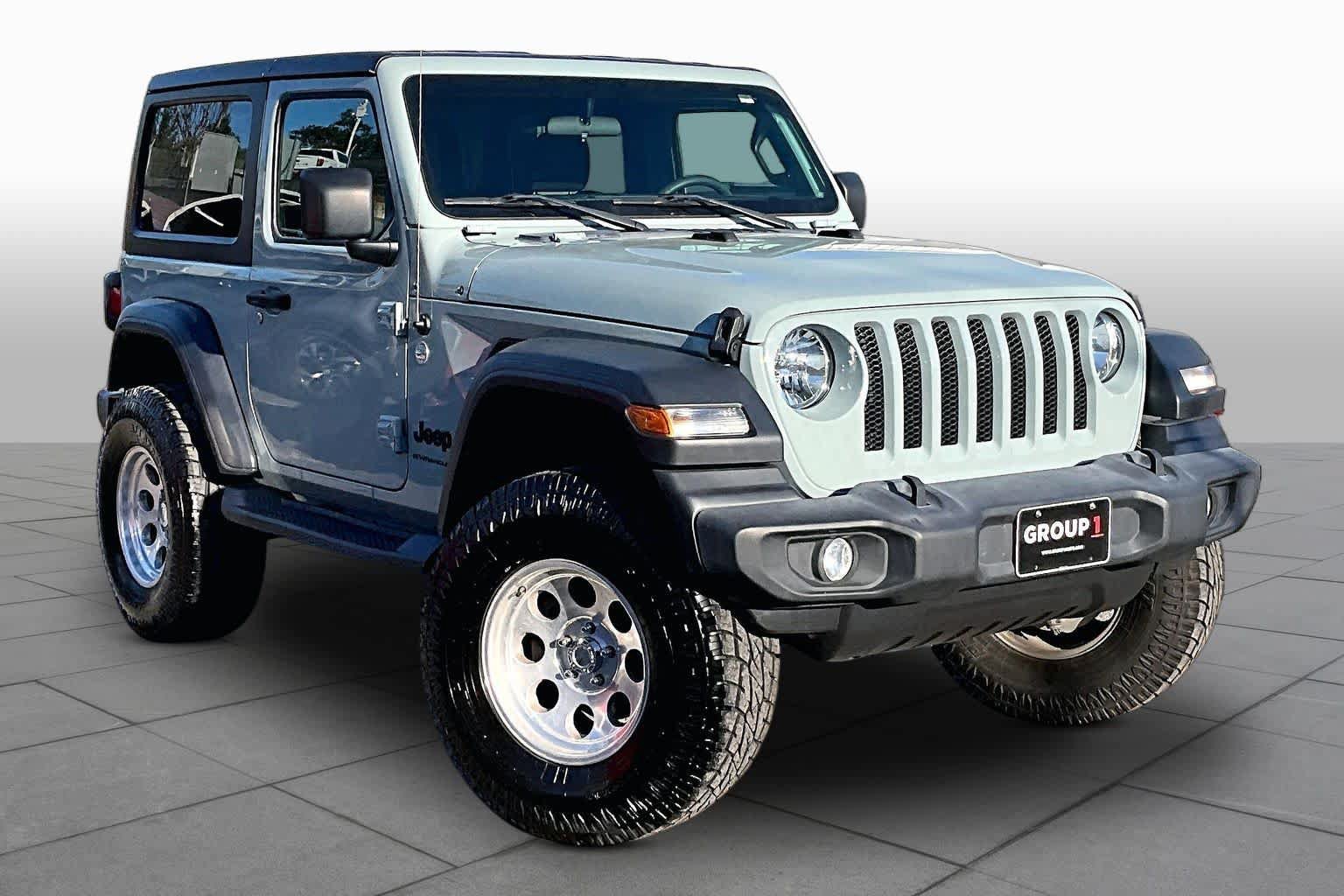 Used 2023 Jeep Wrangler Sport AWD/4WD image 3