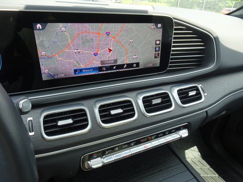 Used 2023 Mercedes-Benz GLE 350 4MATIC image 3