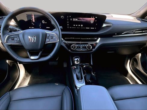 Used 2025 Buick Envista Sport Touring w/ Advanced Safety Package FWD image 13