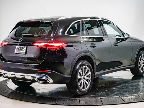 Used 2025 Mercedes-Benz GLC 300 image 4
