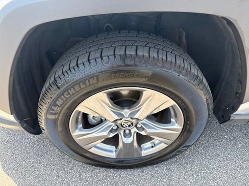 Used 2024 Toyota RAV4 LE AWD/4WD image 12