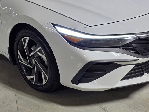 Certified 2025 Hyundai Elantra Sport FWD image 10