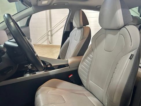 Used 2023 Hyundai Elantra Limited FWD image 11