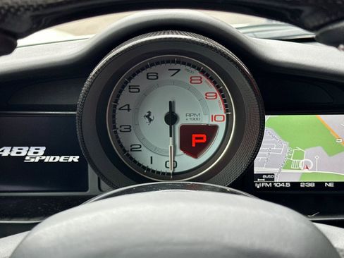 Used 2017 Ferrari 488 Spider image 31