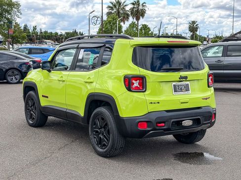Used 2018 Jeep Renegade Trailhawk image 2