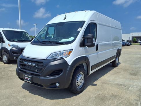 New 2026 RAM ProMaster 2500 w/ Convenience Group FWD image 3