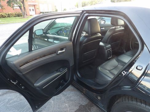 Used 2016 Chrysler 300 C image 13