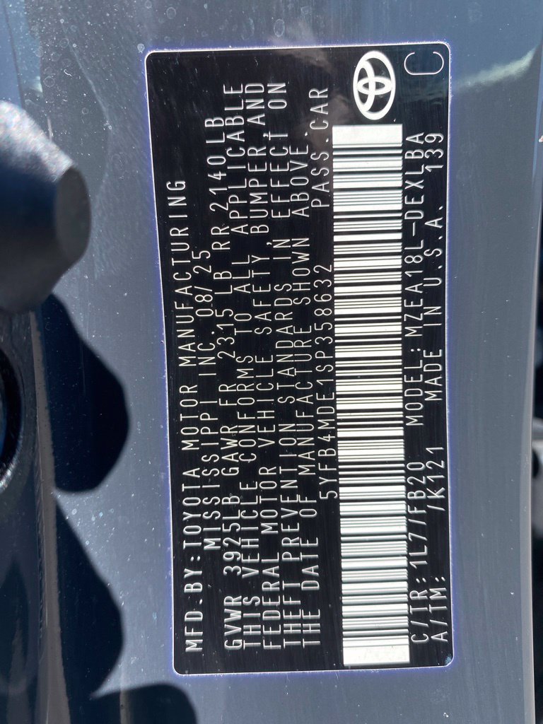 Used 2025 Toyota Corolla LE FWD image 35