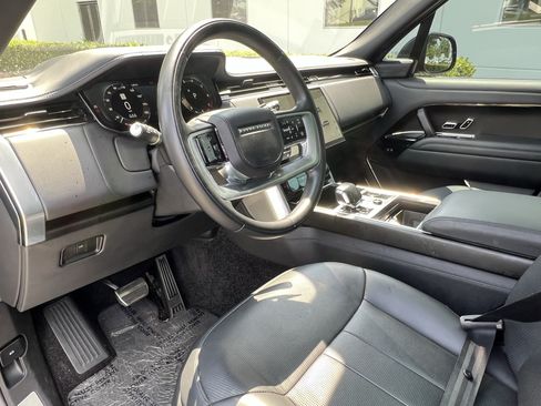 Used 2023 Land Rover Range Rover SV AWD/4WD image 17
